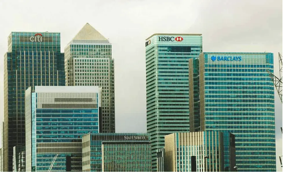A Former Banker Has Some Incredible Hacks for Saving Money That Banks Don’t Want to Tell You