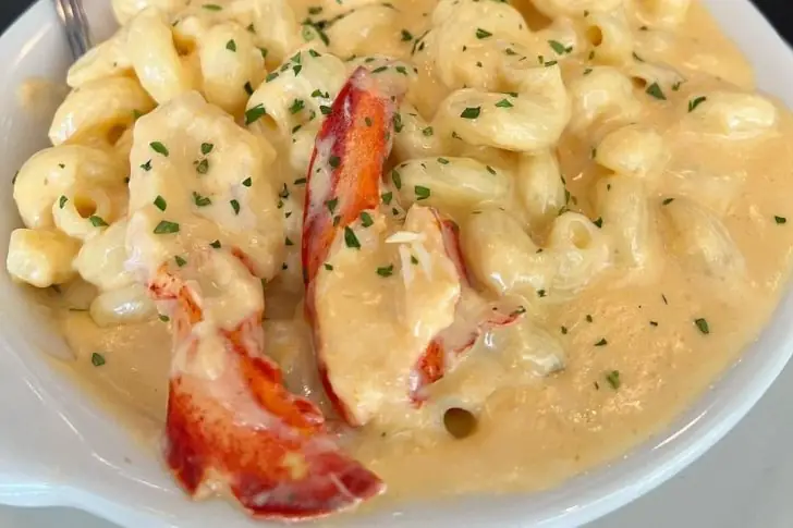 What meat goes well with mac and cheese?