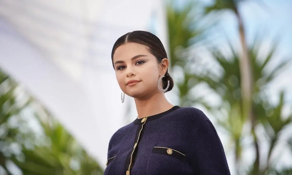 Selena Gomez Is Trying to Uplift Her Fans During this Trying Time By Doing This Inspiring Move
