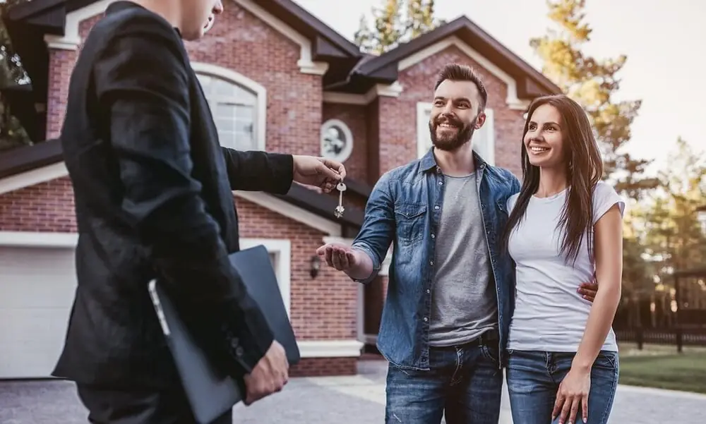 Cash vs. Mortgage: Which is the Best Way to Pay for Your Home?