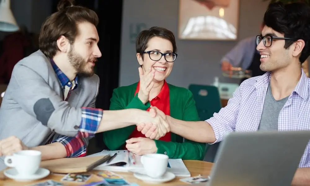An Expert Dishes These Simple Yet Effective Mind Tricks To Make People Like You